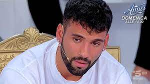 Matteo Fioravanti senza mutande mostra il culo - BitchyX